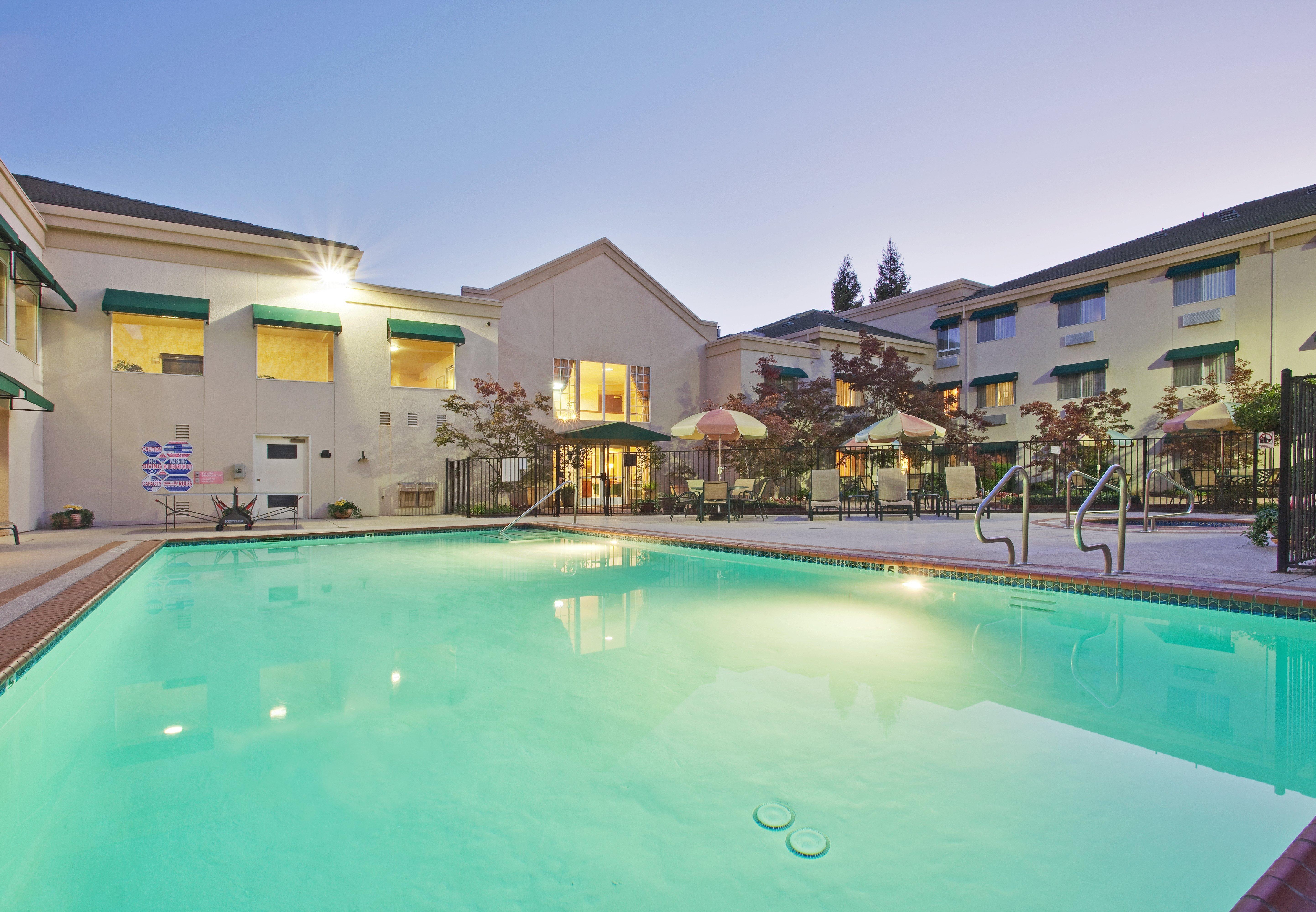 Holiday Inn Auburn By Ihg Esterno foto